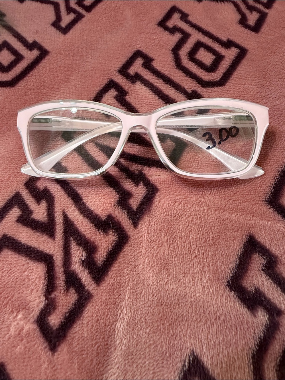 BNWT Clear Pink Women's Reading Glasses 3.00 Fashionable Frame
